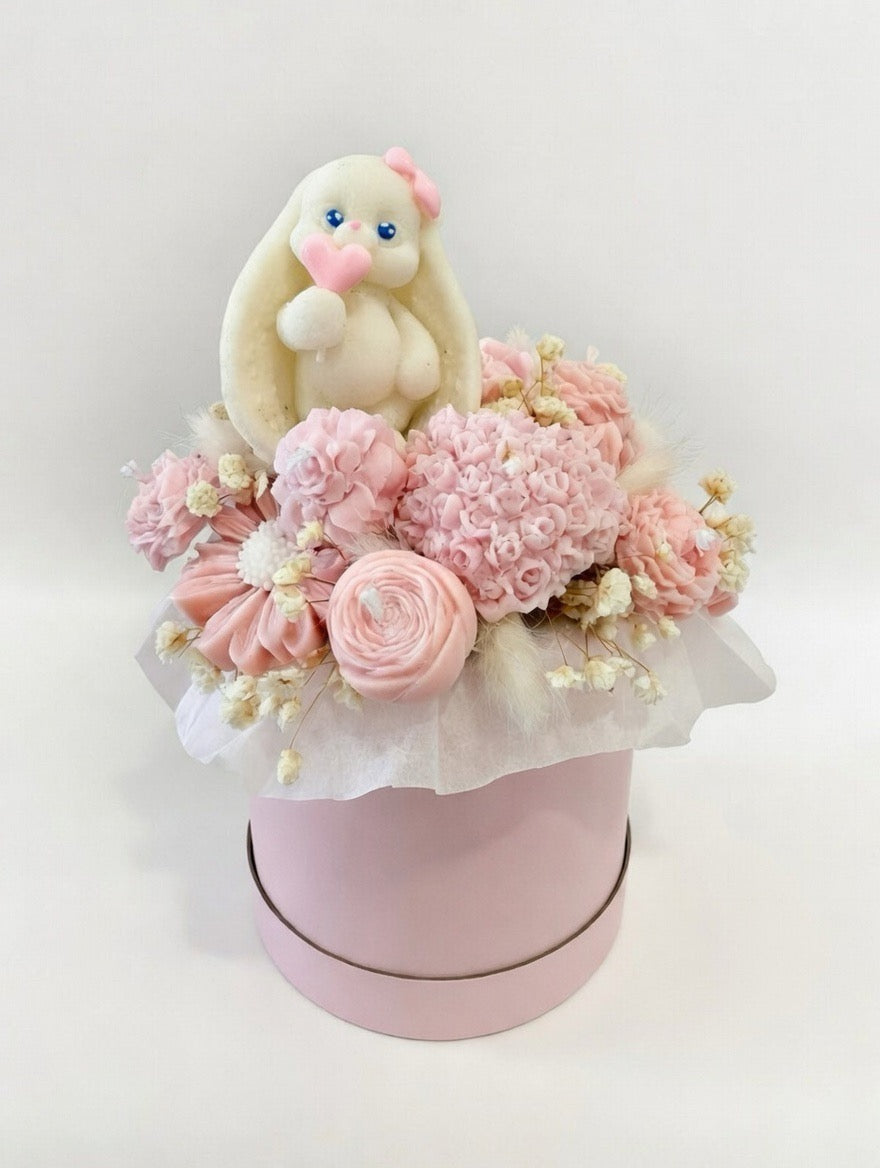 Arreglo de Flores con Conejita